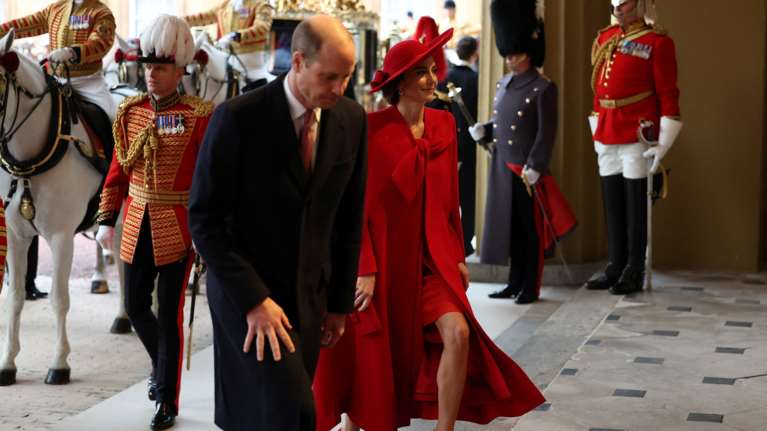 Σε τεντωμένο σχοινί η Κέιτ Μίντλετον: Η μεταμόρφωσή της σε αυτό που θέλει το παλάτι και η έξυπνη τακτική της