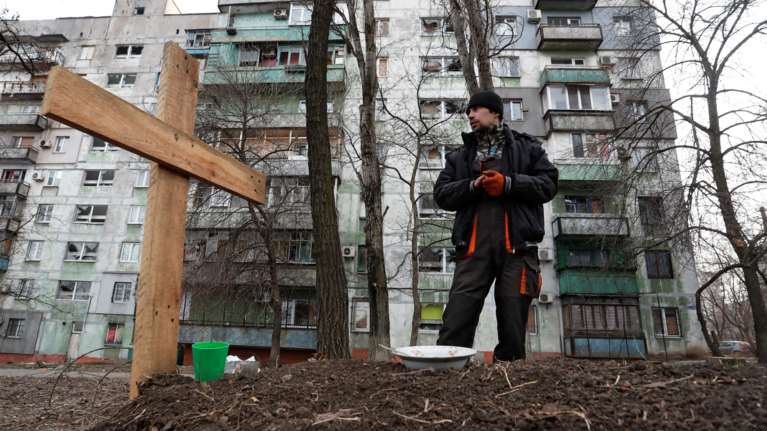 Πόλεμος στην Ουκρανία: Ο Ζελένσκι δεν πιστεύει ότι η Ρωσία θα περιορίσει τις επιθέσεις - Ανοίγει "διάδρομος" στη Μαριούπολη
