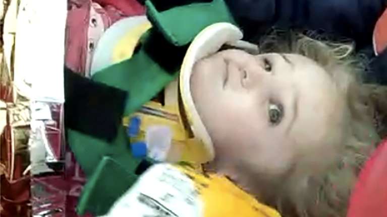 Σεισμός - Τουρκία: Συγκλονιστική διάσωση 3χρονης μετά από 65 ώρες [βίντεο]