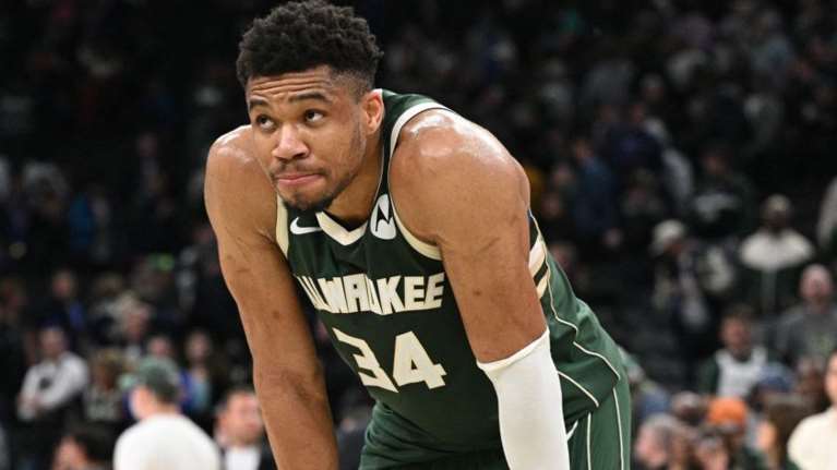 Σούπερ σταρ Αντετοκούνμπο: Μόλις... $87,6 εκατ. οι απολαβές του το 2023 - 11ος πιο ακριβοπληρωμένος αθλητής στον κόσμο