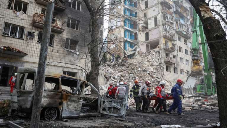 Ουκρανία: Τουλάχιστον 17 νεκροί από ρωσική επίθεση - Ο Ζελένσκι ζητά υποστήριξη από το ΝΑΤΟ