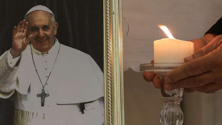 Πάπας Φραγκίσκος: Αυτή είναι η διαθήκη του - Χωμάτινος τάφος και λιτή κηδεία οι τελευταίες επιθυμίες του