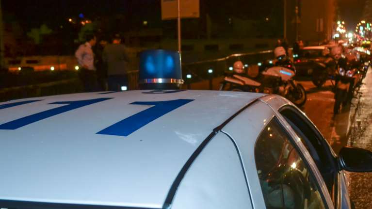 Ενέδρα θανάτου στο Παλαιό Φάληρο: Γάζωσαν με σφαίρες επιχειρηματία στη μέση του δρόμου