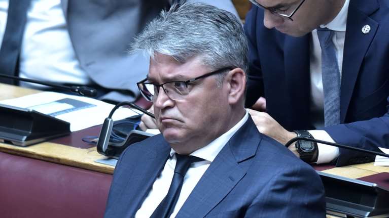 Ο Νατσιός της Νίκης λέει όχι στις νέες ταυτότητες- Γιατί έχουν μικροτσίπ και θα μας φακελώσουν