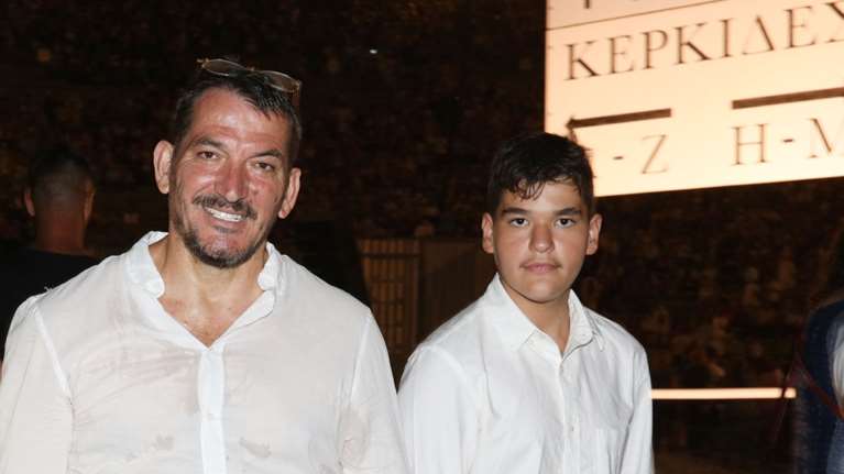 Πύρρος Δήμας: Η σπάνια δημόσια εμφάνιση με τον 13χρονο γιο του Νικόλα