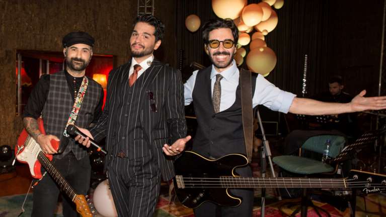 Οι &quot;Μέλισσες&quot; απόψε στήνουν ένα μεγάλο πάρτι στο Mega - Πολύ κέφι και... εκλεκτοί καλεσμένοι