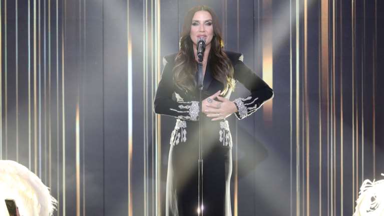 Η Ιουλία Καλλιμάνη έμπλεξε με εμμονική θαυμάστρια: &quot;Μου έστελνε έντονα μηνύματα&quot;