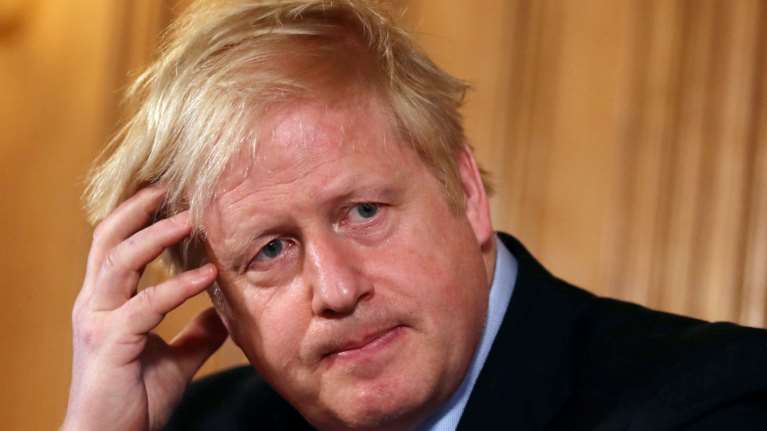 Κορονοϊός: 407 νέα κρούσματα στη Βρετανία, αλλάζει στρατηγική ο Μπόρις Τζόνσον