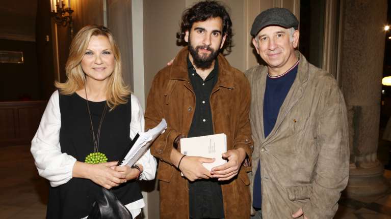 Φιλιππίδης: "Στην αγκαλιά της συζύγου του και του γιου του στα διαλείμματα της δίκης" [βίντεο]