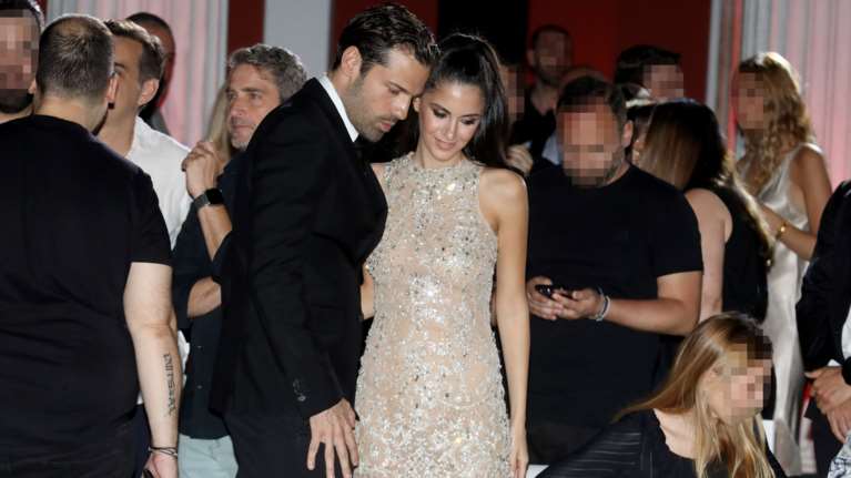 Η  κοιλίτσα έχει φουσκώσει: Κωνσταντίνος Αργυρός και Αλεξάνδρα Νίκα υπέγραψαν σύμφωνο συμβίωσης για να... προλάβουν το μωρό