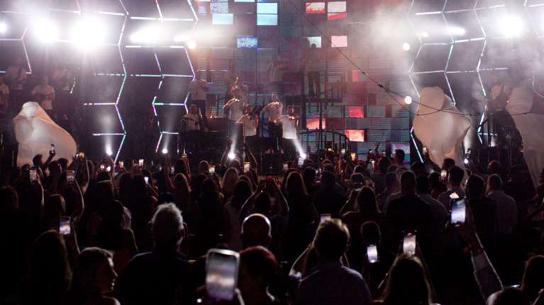 Μόνο με καθήμενους τα κέντρα διασκέδασης - Λουκέτο και τσουχτερά πρόστιμα από την πρώτη παράβαση