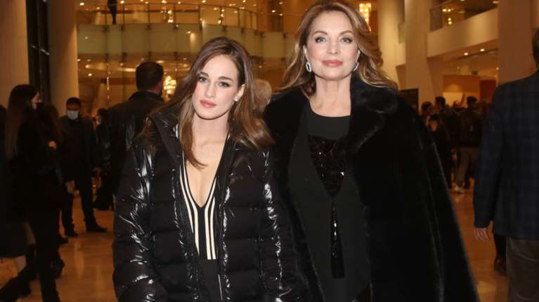 Άντζελα Γκερέκου &amp; Μαρία Βοσκοπούλου: Με festive looks υποδέχτηκαν το 2025