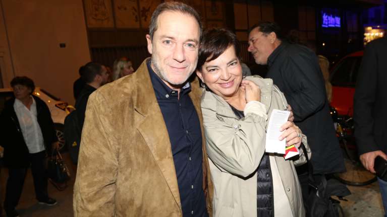 Η Έλενα Κούρκουλα στηρίζει τον Λιγνάδη: Περίεργες προσωπικότητες αυτές που τον κατήγγειλαν - Έκαναν κάτι για να γίνουν σταρ;