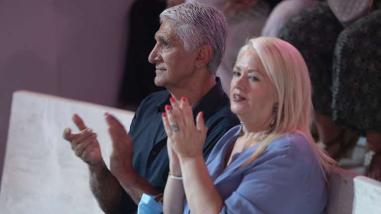 Παναγιώτης Γιαννάκης: Η σπάνια δημόσια εμφάνιση με τη σύζυγό του Ευγενία στο Ηρώδειο