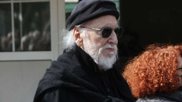 Στο νοσοκομείο με κορονοϊό ο Διονύσης Σαββόπουλος - Τα νεότερα για την κατάσταση της υγείας του