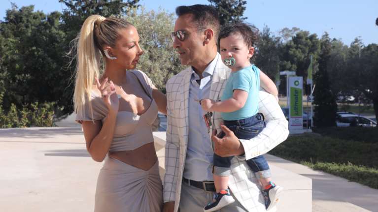 Η βάπτιση του γιου του Πέτρου Ίμβριου: Η εντυπωσιακή σύζυγος, ο στολισμός και η δεξίωση δίπλα στη θάλασσα