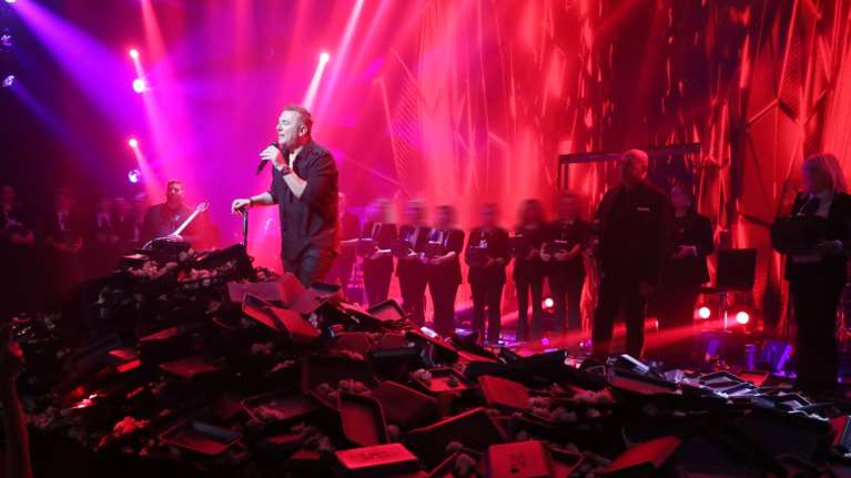 Αντώνης Ρέμος: Στο μικροσκόπιο 6 εμβάσματα 1,8 εκατ. ευρώ που βρέθηκαν στον λογαριασμό του - Τι δείχνει το πόρισμα της Αρχής