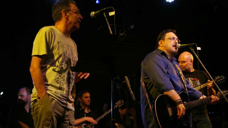 Παντρεύεται η κόρη του Λαυρέντη Μαχαιρίτσα - Τσακνής και Ζουγανέλης θα τη συνοδεύουν στην εκκλησία [βίντεο]