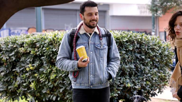 Σπύρος Χατζηαγγελάκης: Μπήκα κρατητήριο για τη φάρσα με τη βόμβα στο θέατρο - Πήρα την ευθύνη και πλήρωσα [βίντεο]