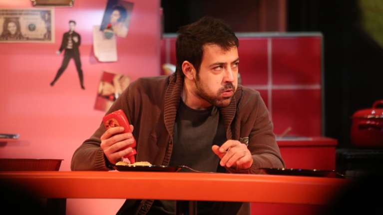 Ο ηθοποιός Πέτρος Μπουσουλόπουλος απαντά για την εμπλοκή του ονόματός του σε υπόθεση ναρκωτικών