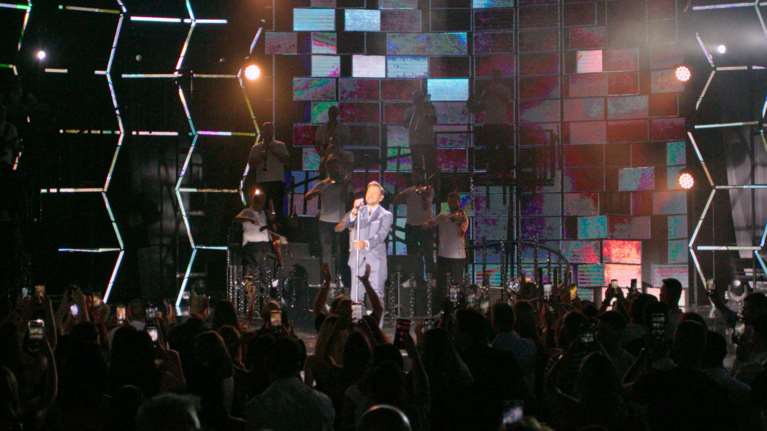 Θεσσαλονίκη - Έξαλλος ο Βέρτης: Κλωτσούσε πανέρια στην πίστα και ζητούσε να φύγει η αστυνομία [βίντεο]