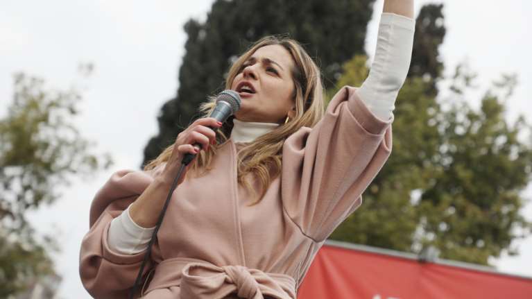 &quot;Σάπιο σύστημα - Πενθούμε για την ανθρωπιά μας&quot; - Ξέσπασε η Μποφίλιου για τη δολοφονία του Αντώνη