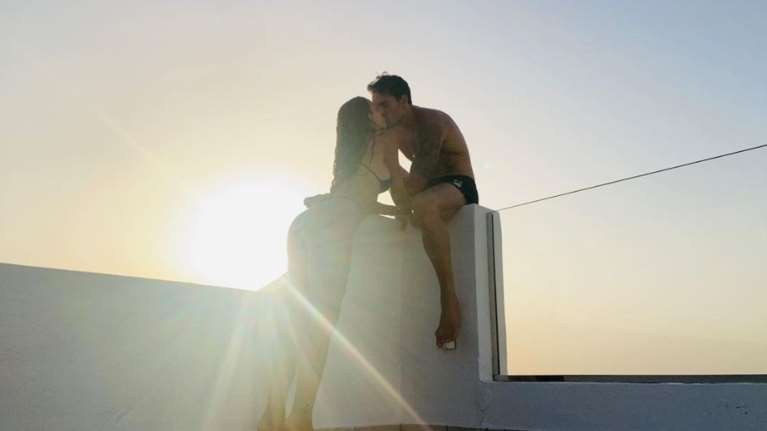 Σπάνια φωτό: Η Ελένη Φουρέιρα φιλά τον αγαπημένο της, Αλμπέρτο Μποτία [Εικόνα]