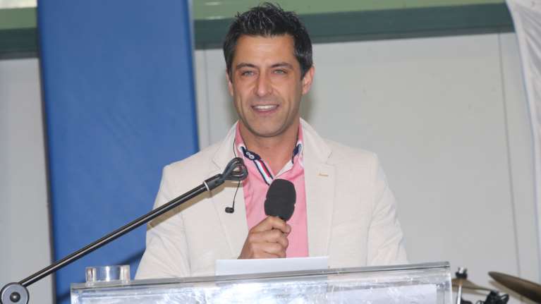 Κωνσταντίνος Αγγελίδης: Άρχισε να μιλά και να κινείται - Τι αποκάλυψε ο φυσικοθεραπευτής του [Βίντεο]