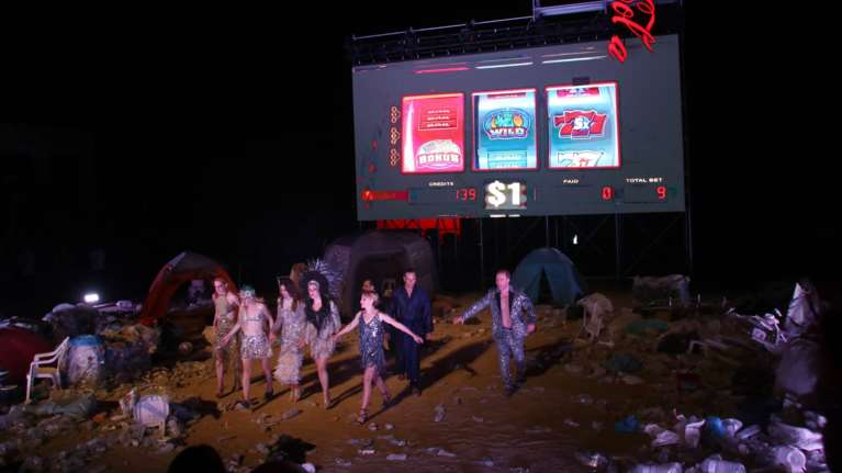 Δημοσιογράφος του Guardian πήγε στην Επίδαυρο και γράφει για τις παραστάσεις - "Νόμιζα ότι θα πετούσαν μπουκάλια"