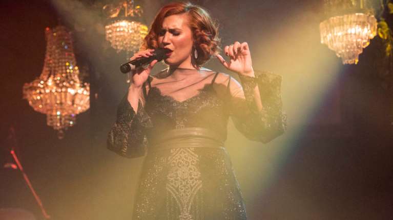 Πένυ Μπαλτατζή: Με παρενοχλούσε παντρεμένος ενώ ήταν αγκαλιά με το παιδί του [βίντεο]