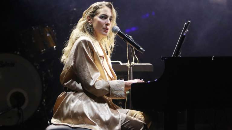 Νατάσα Μποφίλιου: Η πρώτη ανάρτηση μετά τον σάλο με τις φωτογραφίες στο Λονδίνο - "Αδέρφια"