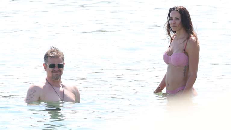 Θύμα φάρσας ο Ματ Ντέιμον και ακόμα 4.000 τουρίστες στη Μύκονο: Τηλεφώνημα για βόμβα σε beach bar του νησιού