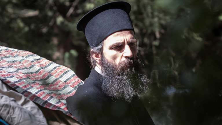 Άρης Σερβετάλης: Ο ανεμβολίαστος ηθοποιός ακύρωσε τις παραστάσεις γιατί... δεν θέλει να παίζει μόνο για εμβολιασμένους