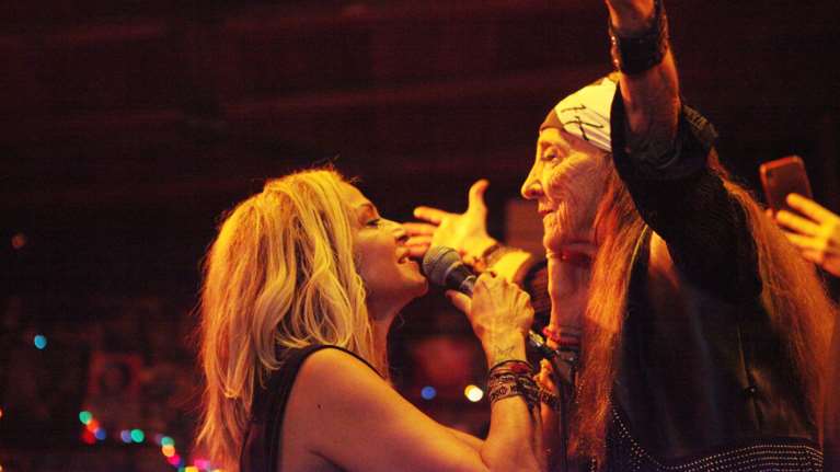 Το σπαρακτικό &quot;αντίο&quot; της Αννας Βίσση στη Γιώτα Γιάννα: Οσοι αγαπιούνται δεν πεθαίνουν...