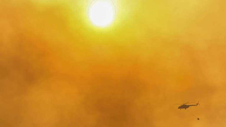 Μεγάλη φωτιά στη Σμύρνη: Κινδυνεύουν σπίτια στο Κορδελιό - Άνεμοι 80 χλμ την ώρα [βίντεο]