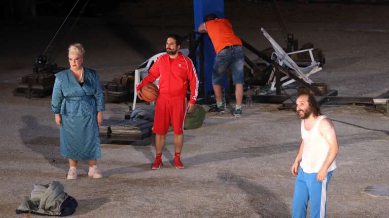 Το πολύ αιχμηρό σκίτσο για την παράσταση της Κιτσοπούλου στην Επίδαυρο που δίχασε