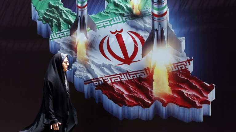 Ανάλυση BBC: Πώς έγιναν ορκισμένοι εχθροί Ιράν και Ισραήλ - Οι δύο στρατοί και οι φανατισμένοι σύμμαχοι της Τεχεράνης