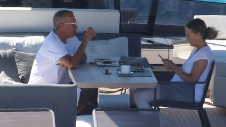 Ο μεγάλος έρωτας του Τομ Χανκς με την Μαργαρίτα Ιμπραήμοβα, η οικογένεια και ο καρκίνος που σφράγισε τη ζωή τους