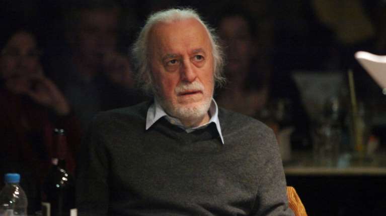 Νότης Μαυρουδής: Ανατροπή με τον θάνατό του - Πώς γλίστρησε και χτύπησε το κεφάλι του [Βίντεο]