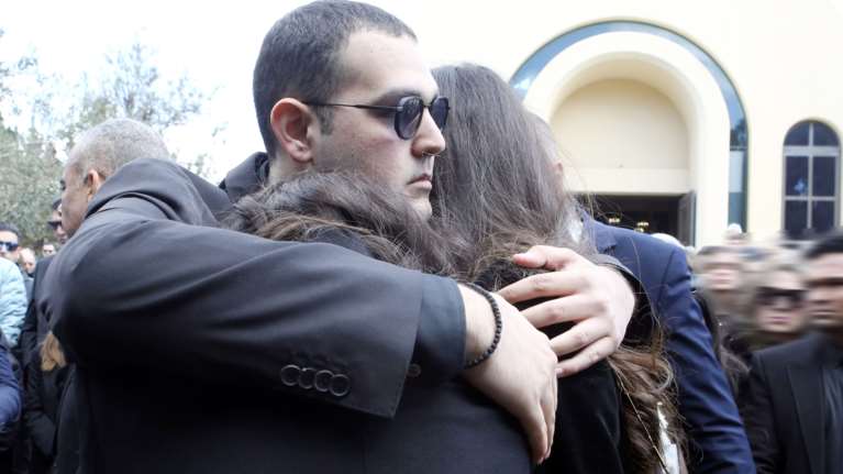 Αλέξης Κούγιας: Τι θα γίνει αν αποδεχθούν τα δύο παιδιά την κληρονομιά του πατέρα τους - Με τι θα βρεθούν αντιμέτωπα