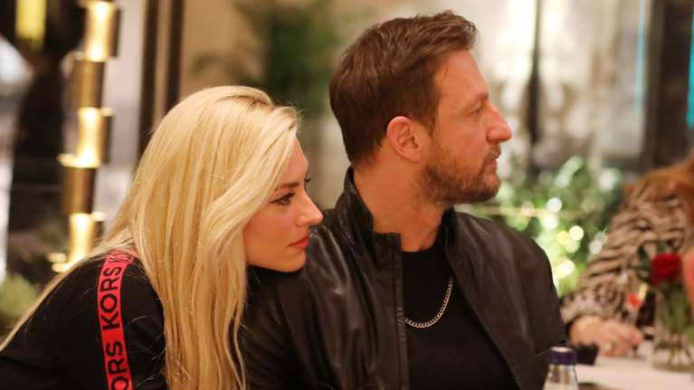 Η νέα σύντροφος του Κώστα Καραφώτη: Χορεύτρια, καλλιτέχνης και &quot;κλώνος&quot; της Δούκισσας Νομικού