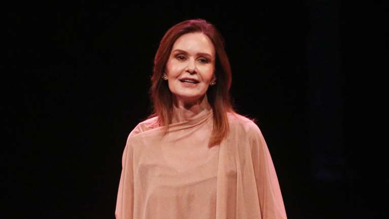 Κάτια Δανδουλάκη: Διαχρονικά όμορφη σε νέα εμφάνιση στην Εκάλη - Σε bazaar για καλό σκοπό