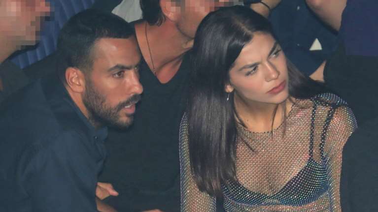 Μελίνα Νικολαϊδη: Αυτός είναι ο λόγος που χώρισε - Η σέξι εμφάνιση με vintage ασύμμετρο φόρεμα της Βανδή στα MAD VMA