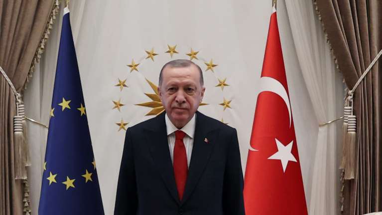 &quot;Ιστορικό χαμηλό&quot; στις σχέσεις ΕΕ - Τουρκίας: Απειλές Βέμπερ για πάγωμα των ενταξιακών διαπραγματεύσεων