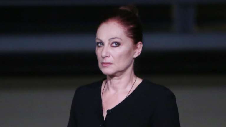 Φιλαρέτη Κομνηνού: Ντροπή, μην ανεβάζεις το ποτό σου όταν η χώρα καταστρέφεται