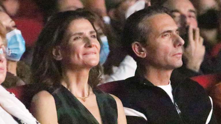 Τζωρτίνα Σερπιέρη: Η πανύψηλη κόρη της Μαρινέλλας σε μια σπάνια εμφάνιση με τον σύζυγο και τα παιδιά της