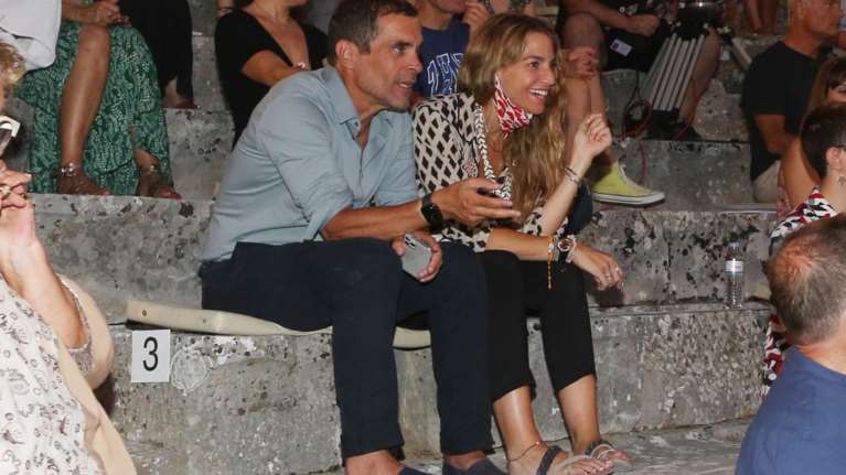 Χρυσή Βαρδινογιάννη: Με casual look σε νέα εμφάνιση με τον Κωνσταντίνο Μαρκουλάκη