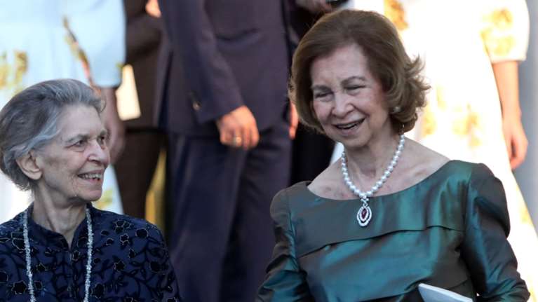 Βασίλισσα Σοφία: Ακυρώνει το πρόγραμμά της λόγω της υγείας της Πριγκίπισσας Ειρήνης που έχει επιδεινωθεί