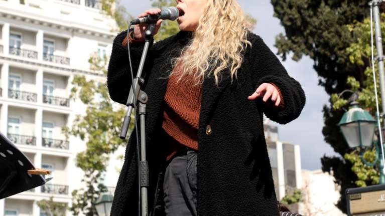 Πολύ γνωστή τραγουδίστρια έγινε πρώτη φορά μανούλα - Η φωτό του νεογέννητου