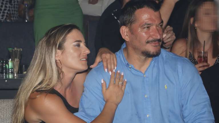 Πύρρος Δήμας – Αφροδίτη Σκαφίδα: Αγκαλιά σε γνωστό νυχτερινό κέντρο - Η σπάνια κοινή έξοδος